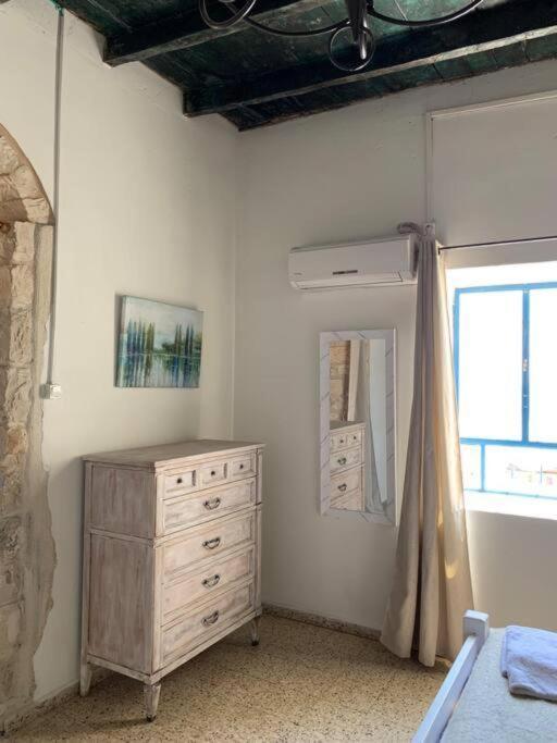 בית האבן העתיק מ-1885 עם מגונית פרטית בחצר Rosh Pinna Eksteriør bilde