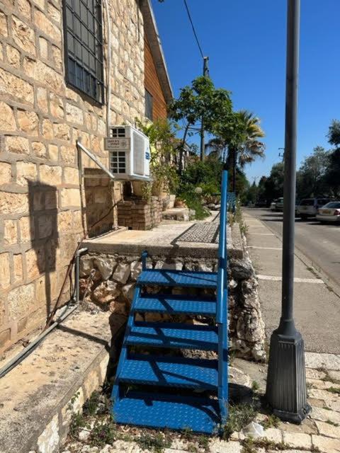 בית האבן העתיק מ-1885 עם מגונית פרטית בחצר Rosh Pinna Eksteriør bilde